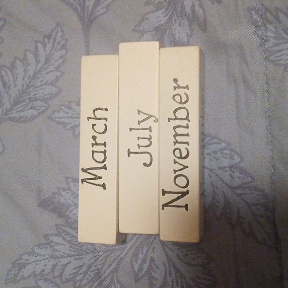 Hallmark Red and Black Snoopy Desk Calendar - Picture 7 of 10